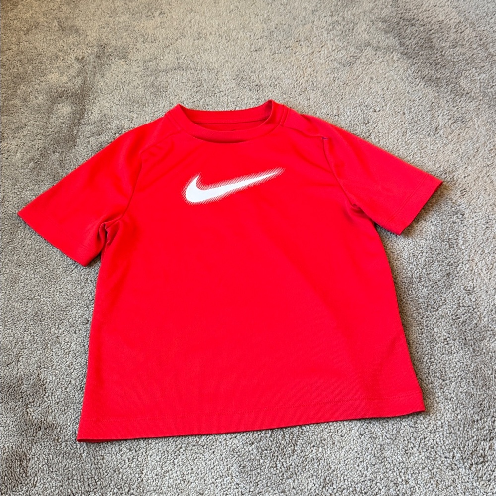 Nike Red Dri-FIT Swoosh Athletic Performance T-Shirt SIZE S Boy Short Sleeve